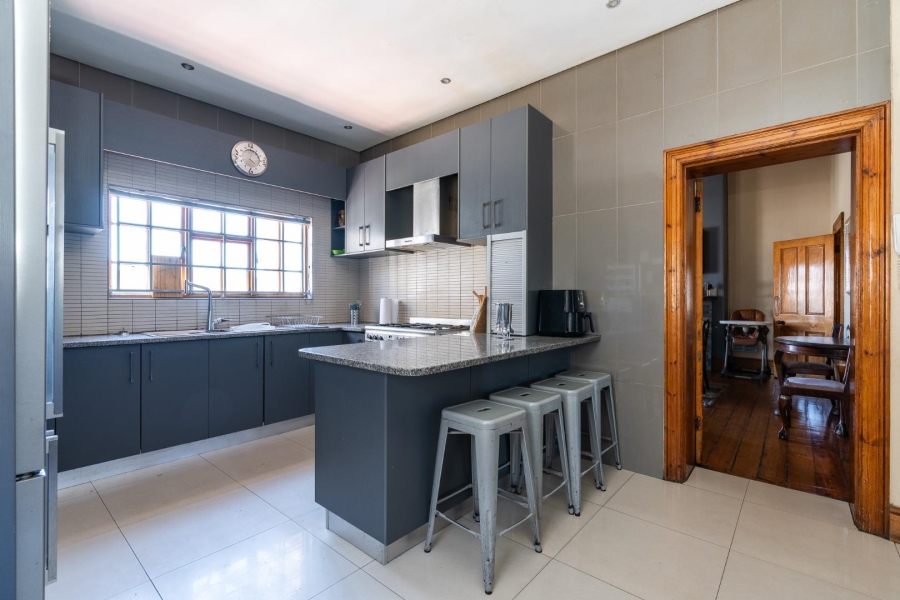 8 Bedroom Property for Sale in Walmer Estate Western Cape